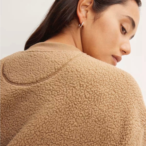 NWT Everlane ReNew Fleece Oversized Crew, Tiger Eye (Tan), Size Small - Picture 6 of 8
